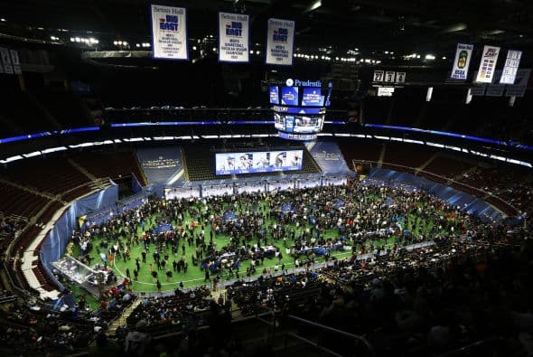 El estadio de Hockey de los Devils, el Prudential Center, lució así durante el Media Day.