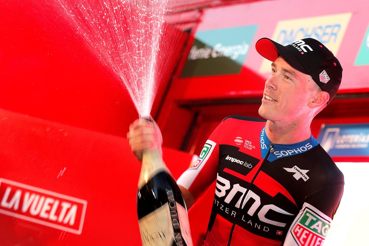 El ciclista australiano del BMC, Dennis Rohan, es el líder de la Vuelta a España 2018 luego de detener el cronómetro en 9 minutos y 39 segundos en la contrarreloj individual de 8 kilómetros en Málaga.