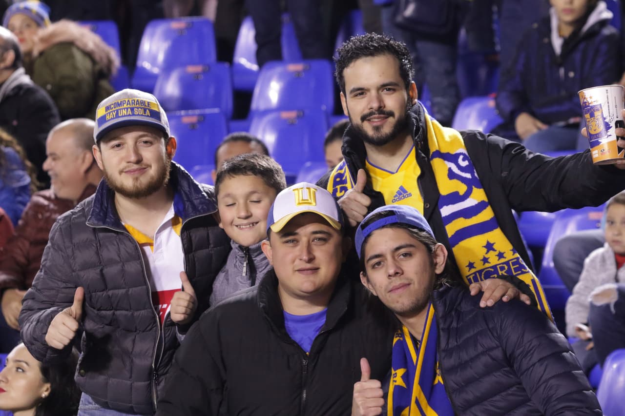 Fanáticos de Tigres aguardan por el encuentro ante Cruz Azul en la Jornada 3 del Clausura 2019.