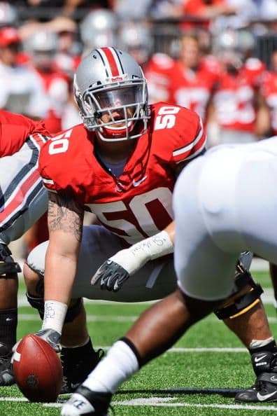 5. Michael Brewster - Ohio State - Edad 22 años - Estatura 1.88 m (6'2") - Peso 142 kg (312 lb)