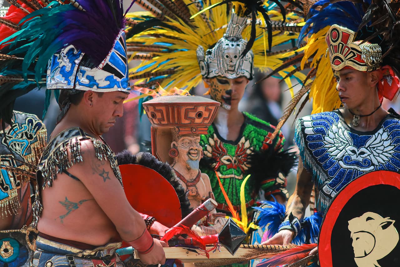 La llama que arderá en el pebetero de los Juegos Panamericanos de Lima 2019 fue creada en la ceremonia del fuego nuevo, ritual celebrado a la manera de la civilización Mexicas en las pirámides de Teotihuacán.