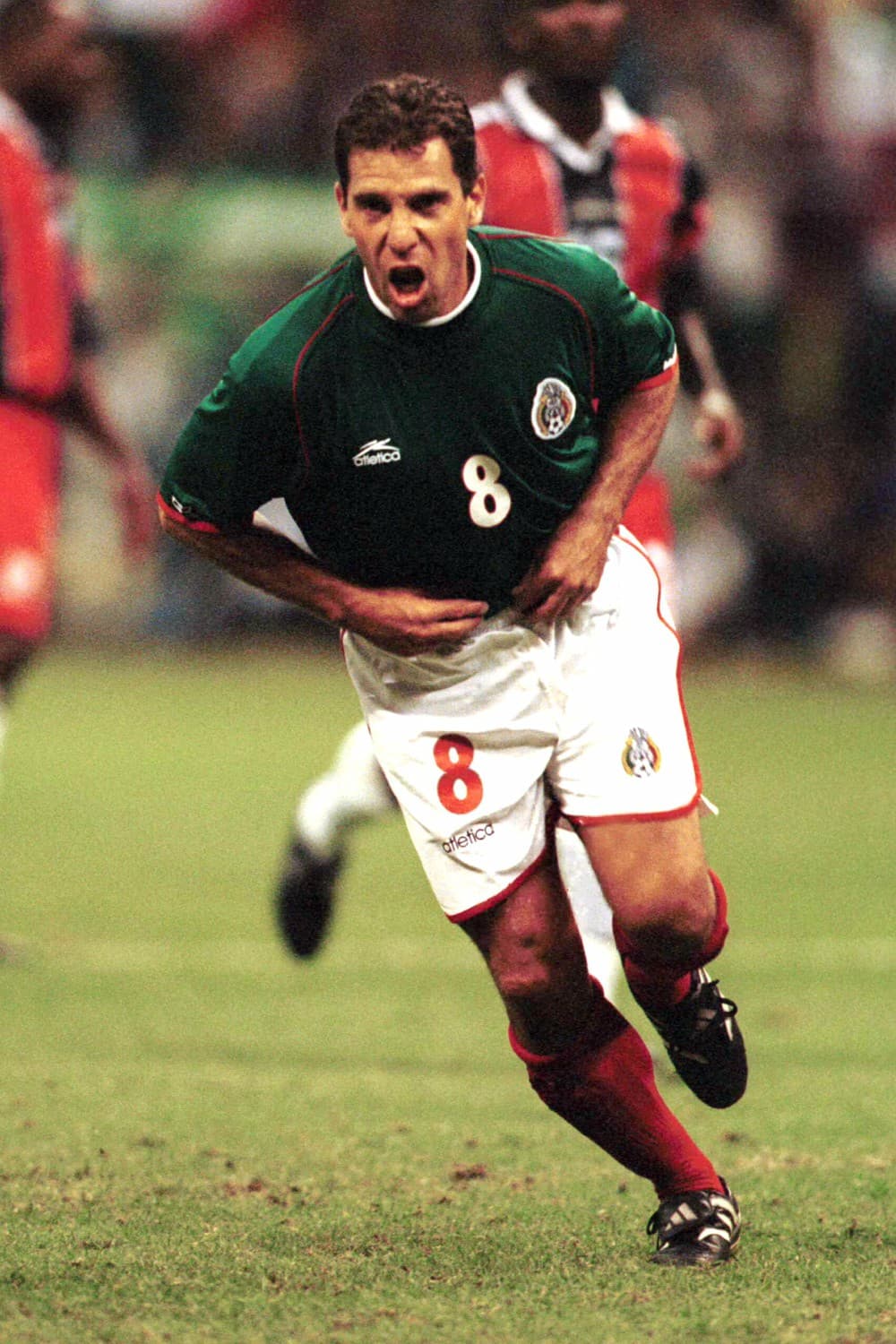 De Alberto García Aspe se recuerda aquella falla en los penales ante Bulgaria en Estados Unidos 1994, sin embargo, era rarísimo que errara un penal, sus disparos de zurda buscando entrar por debajo del travesaño eran -casi- una garantía.