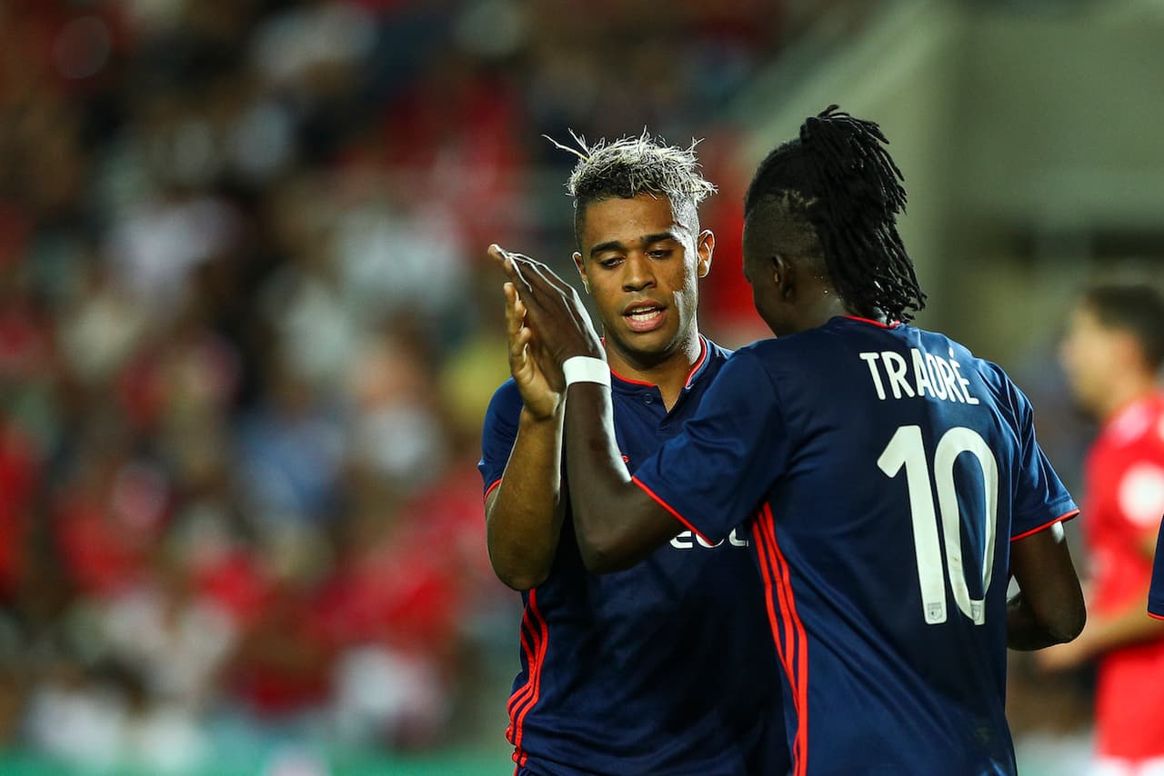 Medios españoles aseguran que el Sevilla ya tiene un acuerdo con el delantero dominicano Mariano Díaz, quien fuese jugador del Real Madrid y que actualmente milita en el Lyon.