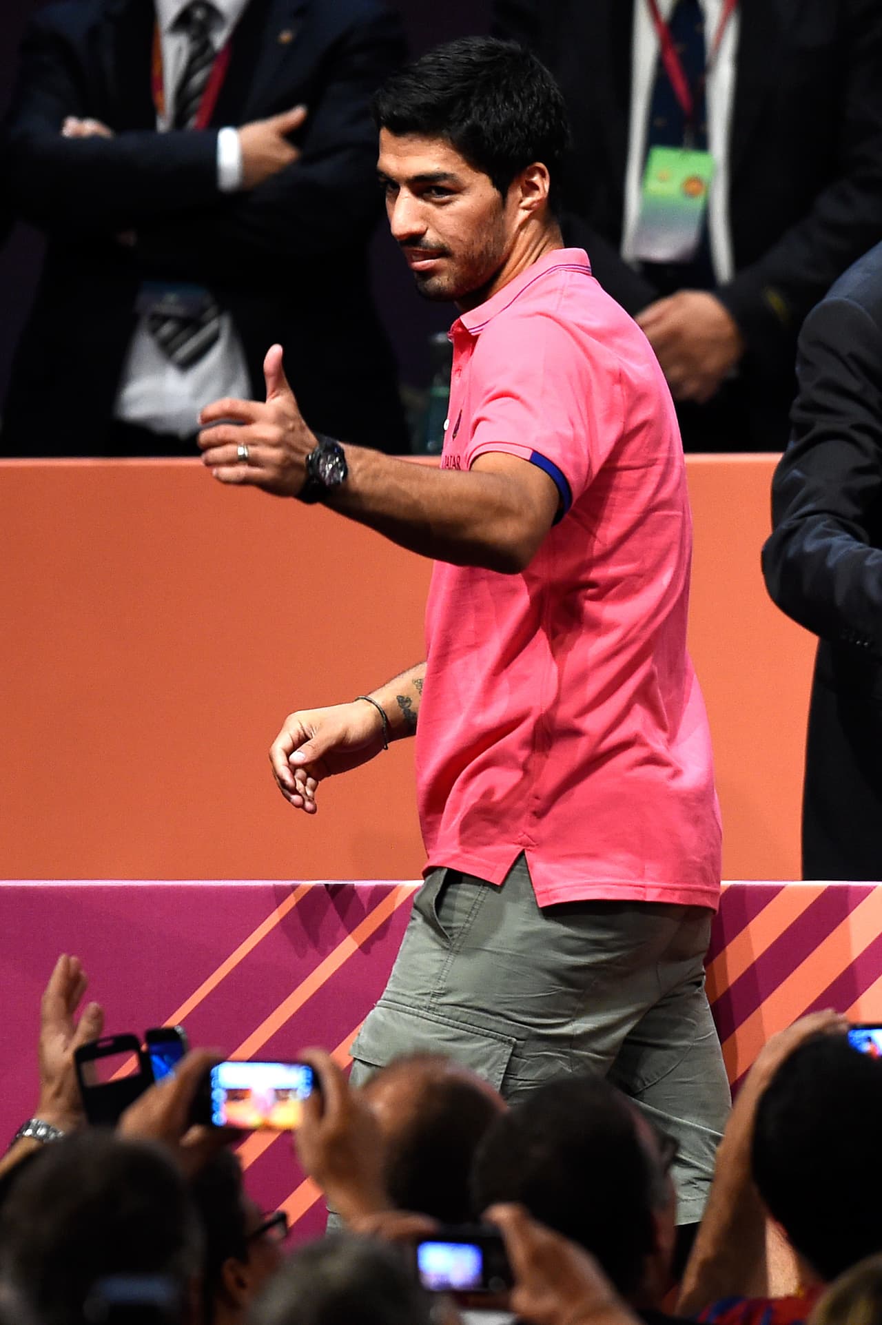 2014 - Luis Suárez (del Liverpool F.C. al F.C. Barcelona): 92 millones de dólares.