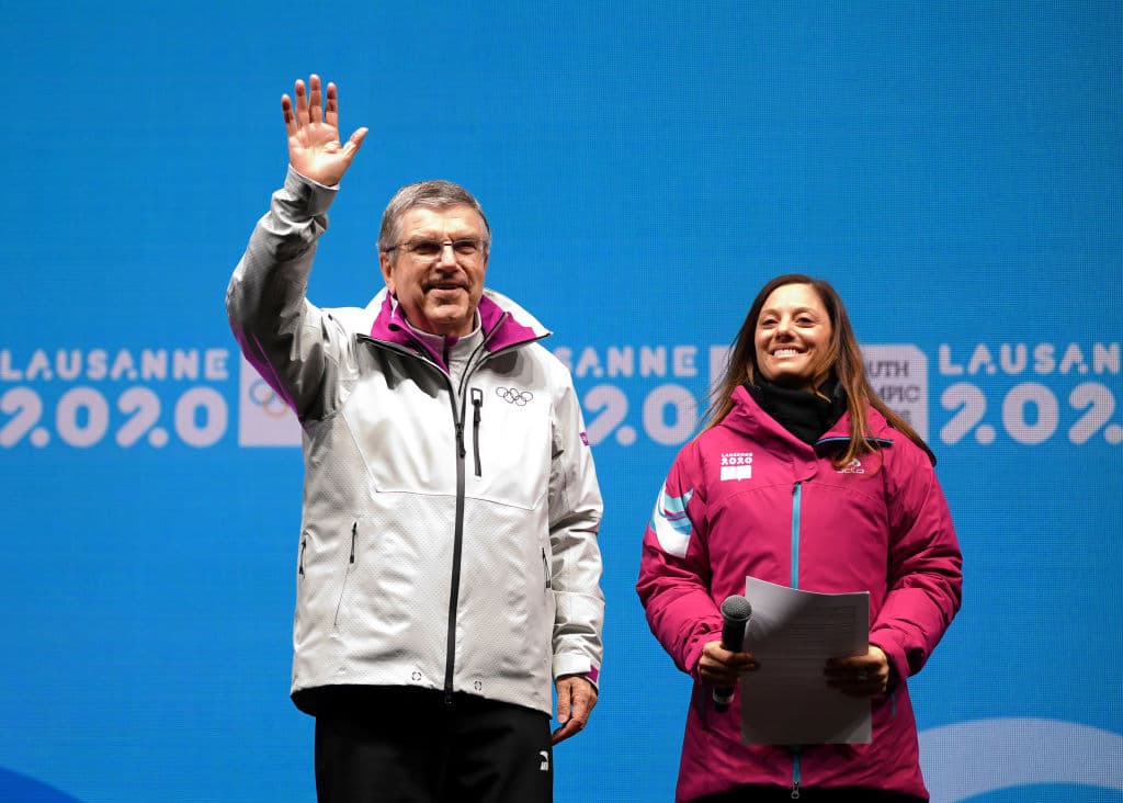 Se clausuran los Juegos Olímpicos de la Juventud en Lausana y se pasa la bandera olímpica a Corea del Sur, próximo anfitrión en cuatro años.