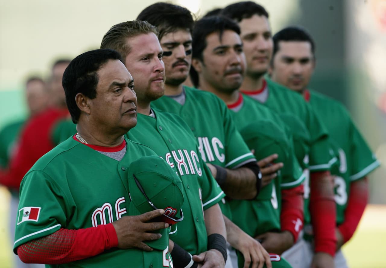Durante esos años jugó la Liga Mexicana del Pacífico con cinco equipos diferentes: Mayos de Navojoa, Yaquis de Ciudad Obregón, Venados de Mazatlán, Tomateros de Culiacán y Águilas de Mexicali.