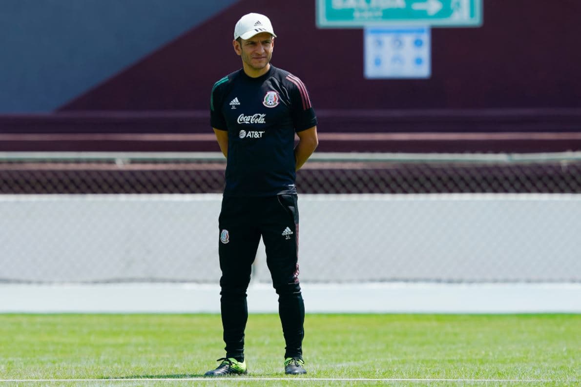 Jaime Lozano revela porqué Antuna y Vega juegan mejor en Tri que Chivas