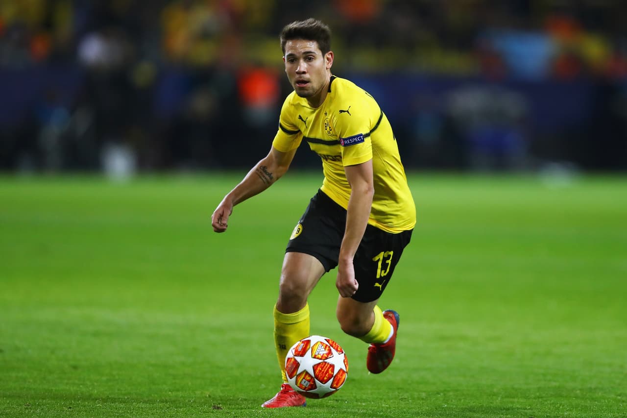 Por solo 15 millones de euros el Paris Saint-Germain estaría por quedarse con Raphael Guerreiro, quien juega para el Borussia Dortmund.