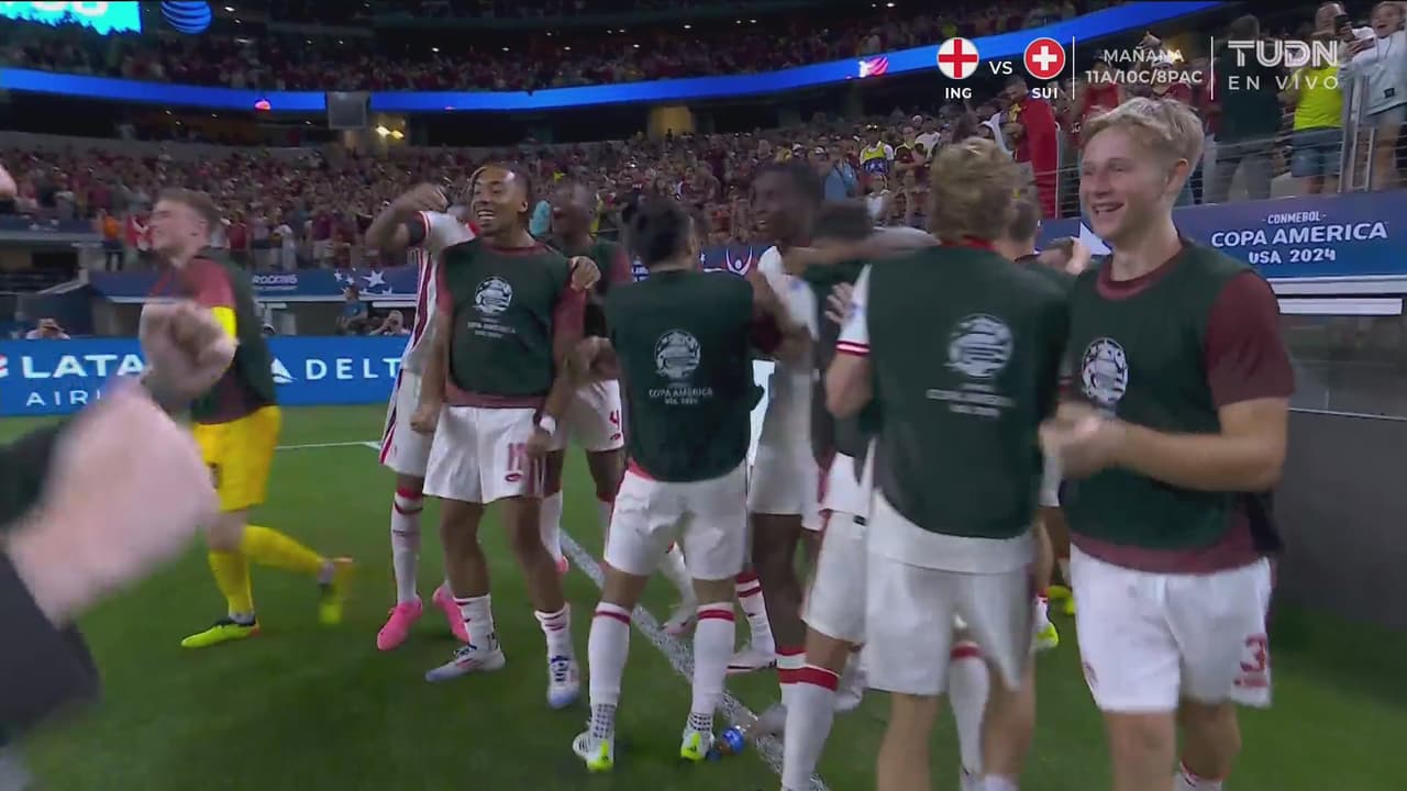 ¡Crépeau lleva a Canadá a las semifinales en unos penales muy accidentados!