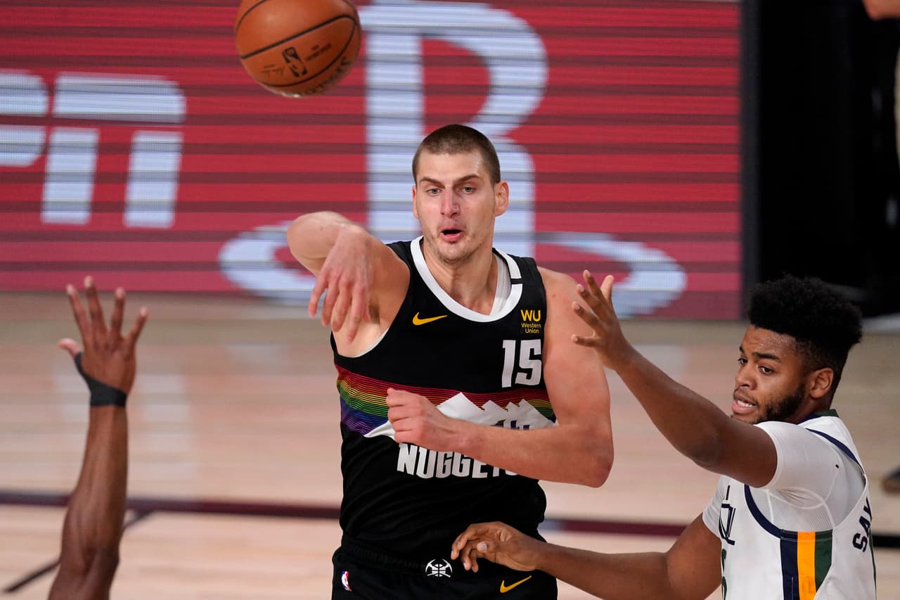 Nikola Jokic cada vez demuestra mejor nivel y con nuevos desafíos por delante, veremos si puede llegar a la final.