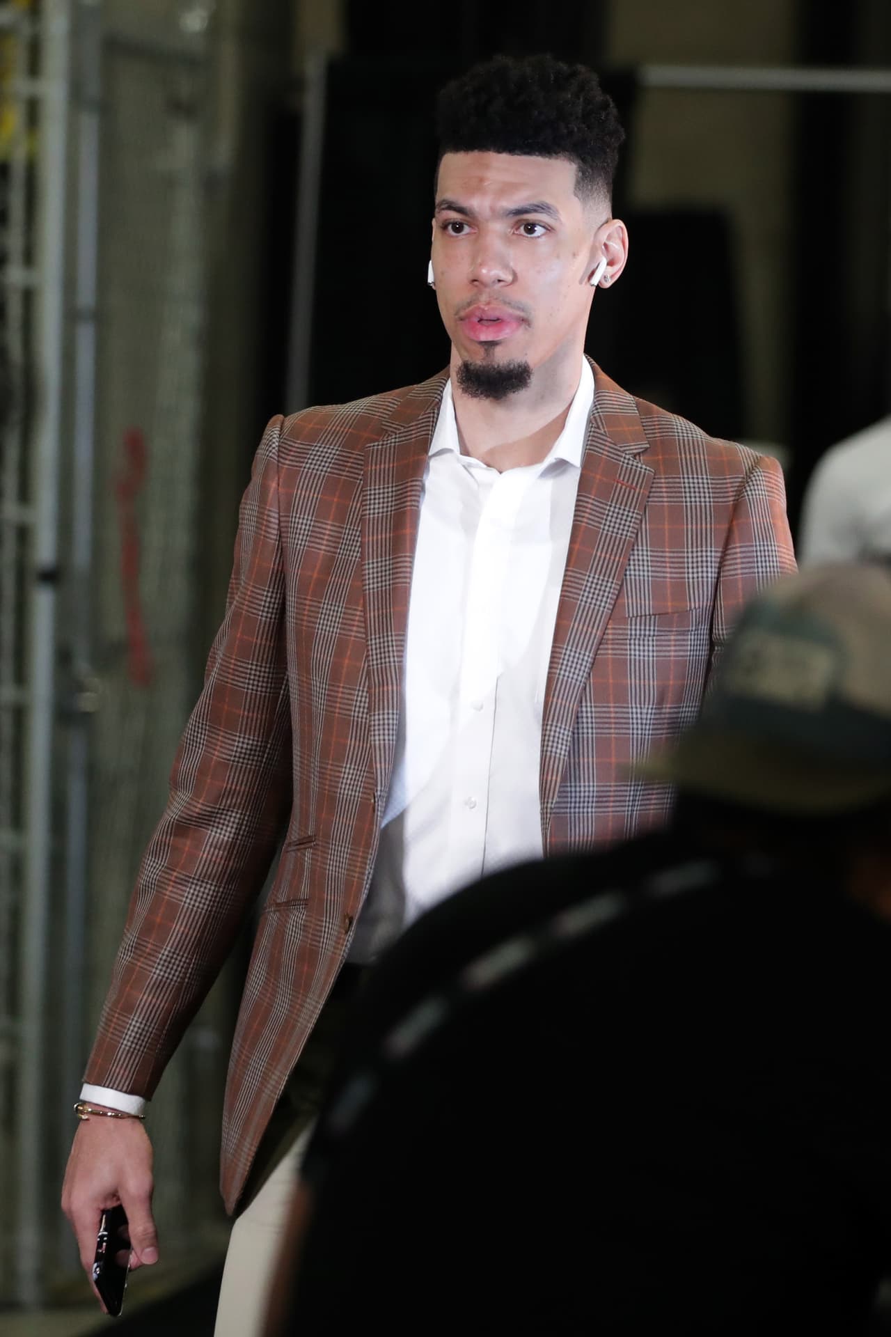 Se llegó la fecha del Juego 3 de las Finales NBA en la costa oeste de los Estados Unidos cuando Oracle Arena recibió de nuevo la lucha por el cetro de la mejor liga de baloncesto del mundo. Así fue como llegaron al recinto los jugadores tanto de Toronto Raptors como de Golden State Warriors.