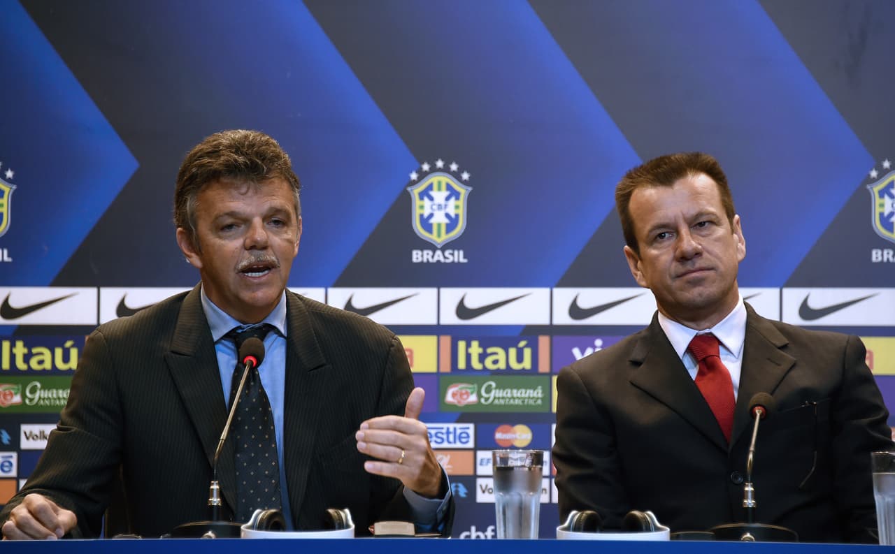 Gilmar Rinaldi y Dunga en conferencia con Brasil