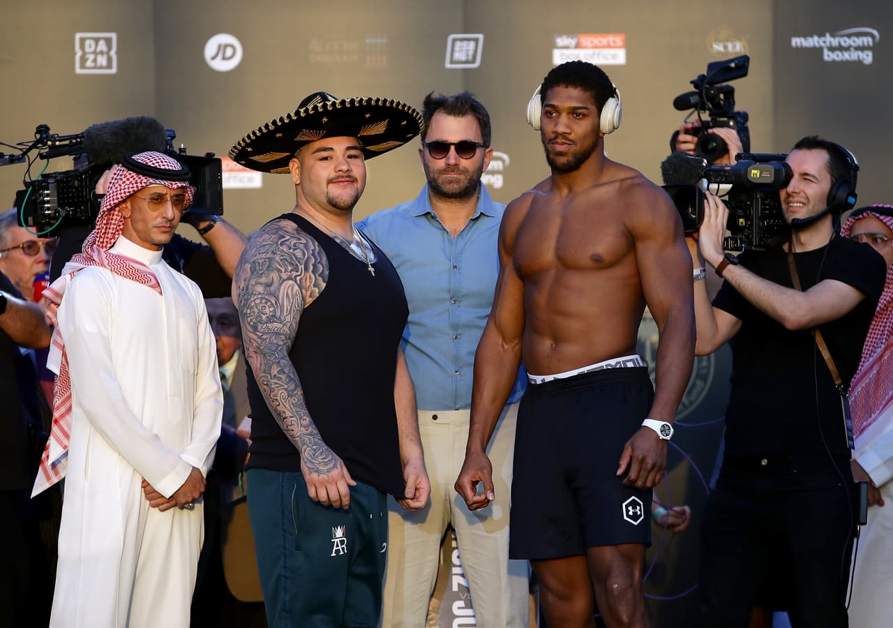 Anthony Joshua pesó 237.5 libras, mientras que Andy Ruiz dejó la aguja en 287.3 libras.