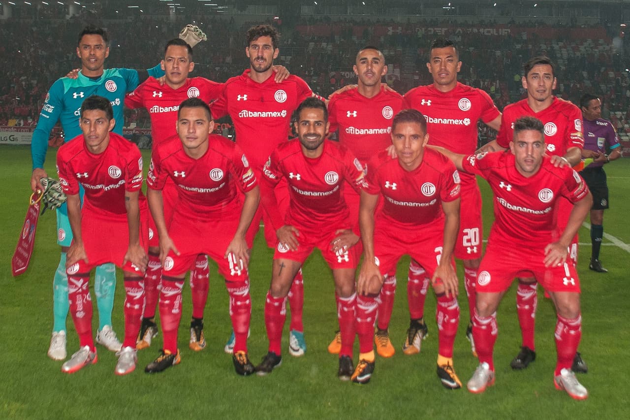 Así formó Toluca: Talavera; Rodrigo Salinas, González, García, Velarde; Gabriel Hauche, Ríos, López, Sambueza; Barrientos y Uribe.