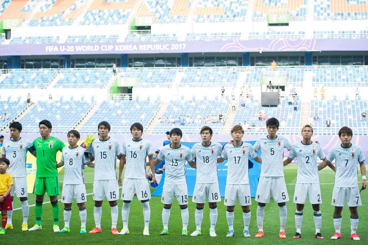 Japón alineó a Kojima; Fujitani, Tomiyasu, Nakayama, Sugioka; Doan, Hara, Ichimaru (salió por Itakura al minuto 75), Miyoshi (salió por Endo al minuto 54); Iwasaki (salió por Tagawa al minuto 111) y Takagi (salió por Kubo al minuto 62).