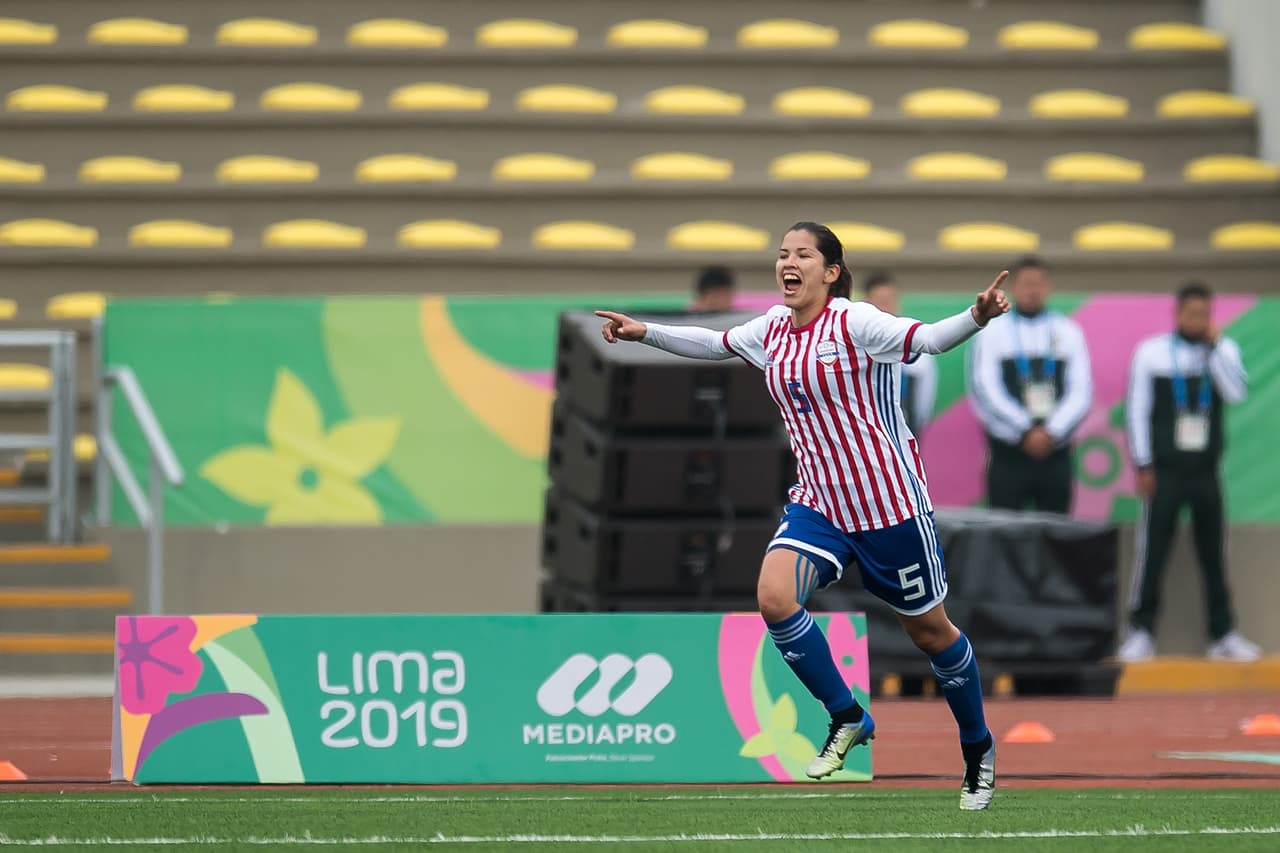 Pero las cosas empezaron mal para el Tri Femenil, luego de que a los 9 minutos Laurie Cristaldo resolvió en el área de manera eficaz y marcó el 1-0.
