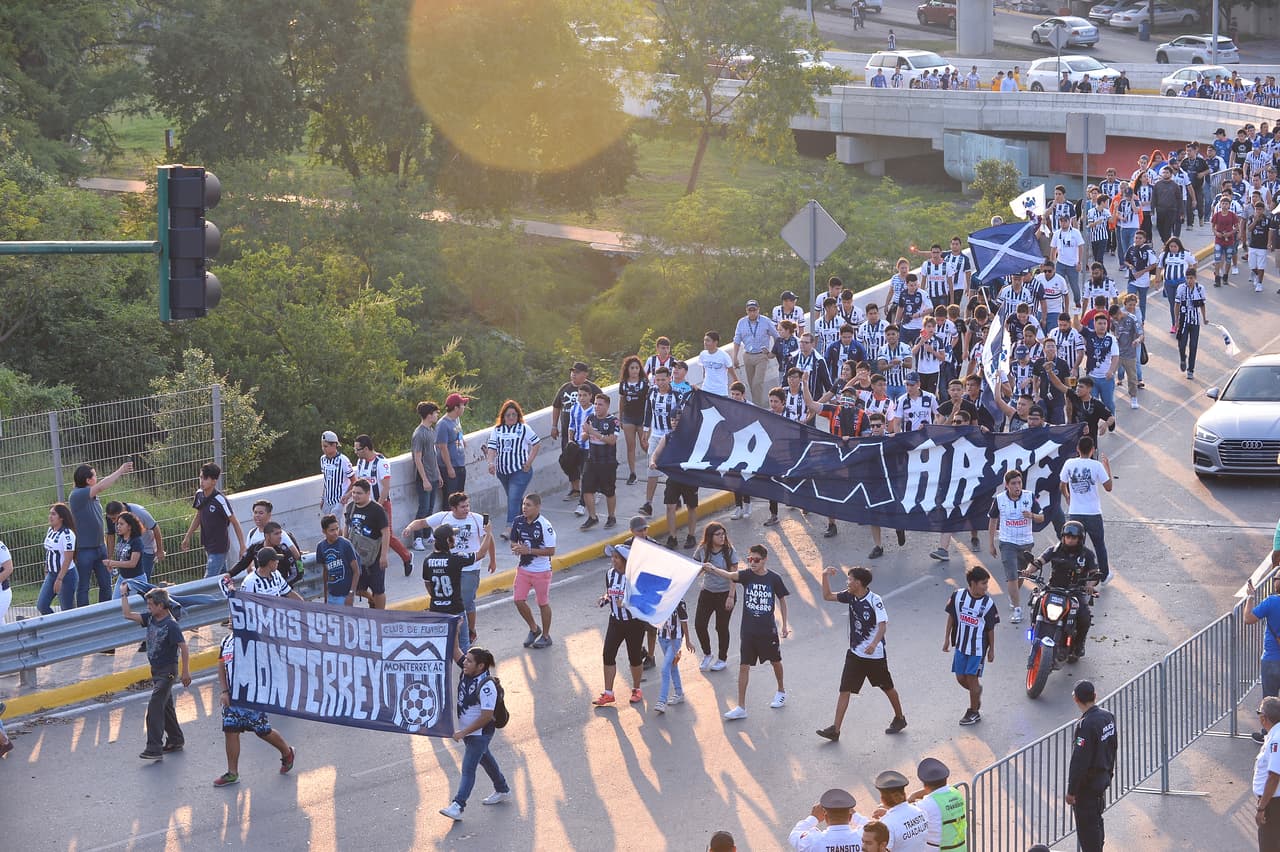 Gran bienvenida están organizando los aficionados de Monterrey.