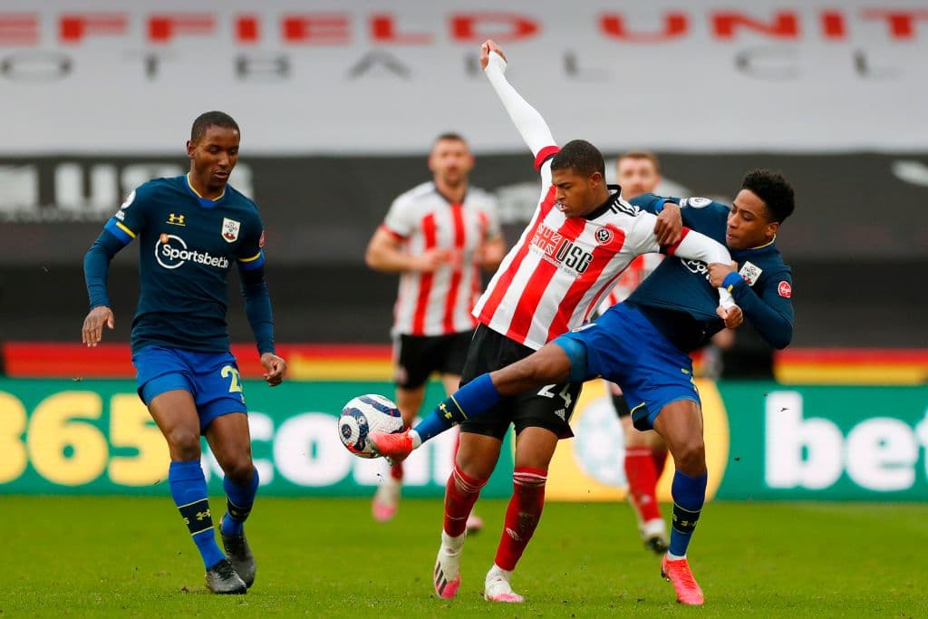 Sheffield United sigue en picada tras caer 0-2 ante Southampton con goles de Ward-Prowse (32’) y Che Adams (49’). Southampton llegó a 33 y los locales se mantienen con 14 unidades en el sótano de la Premier League.