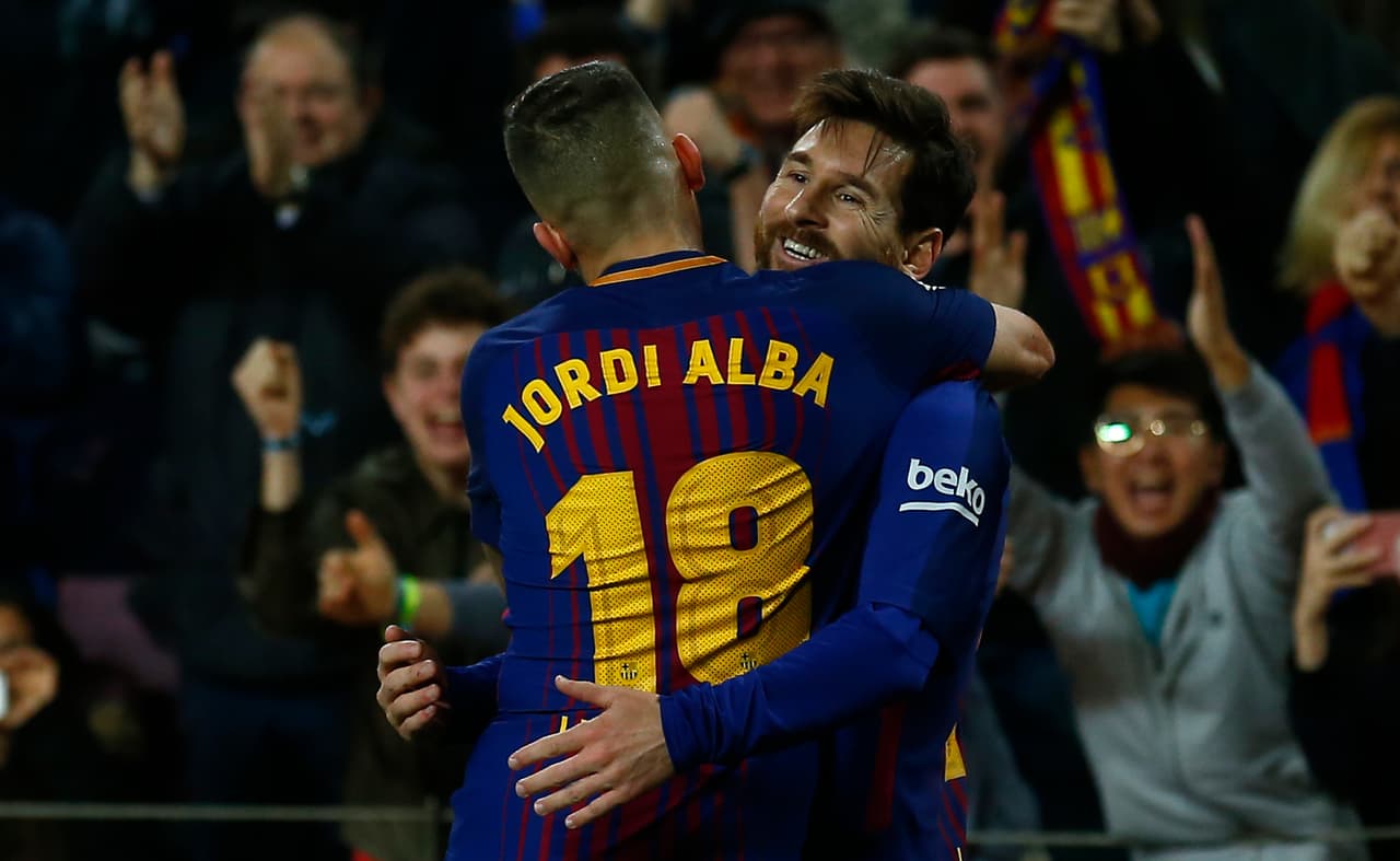 Durante el primer tiempo, Suárez, Messi y Jordi Alba fueron amonestados en el Barcelona, mientras Mario Hermoso vio la marilla por Espanyol.