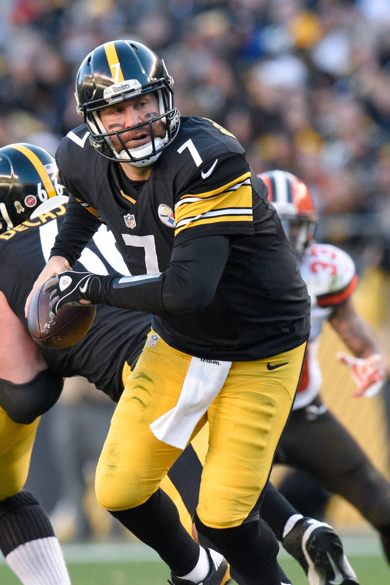 Los Pittsburgh Steelers derrotaron 30-9 a los Cleveland Browns en la semana 10 de la NFL y estas son las mejores imágenes de este encuentro.