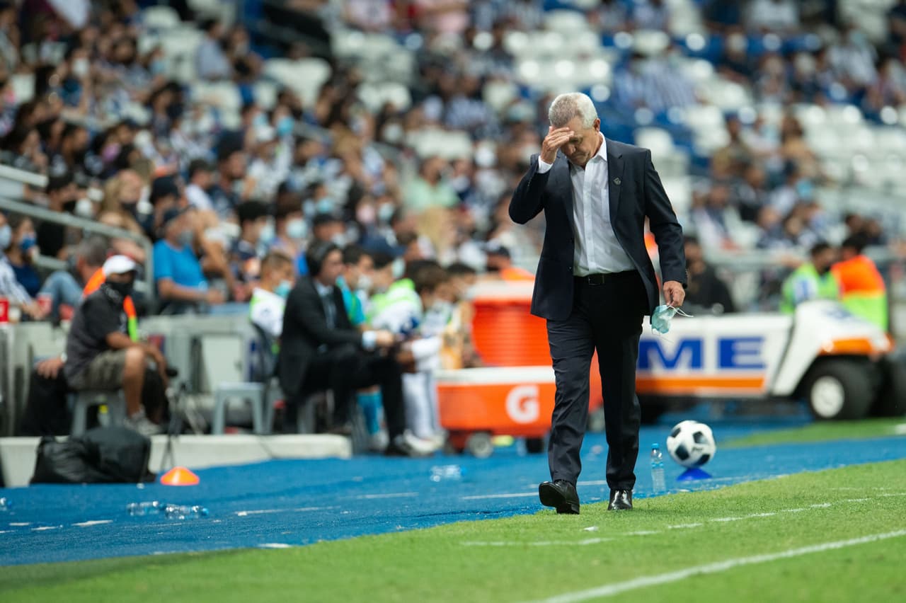 Javier Aguirre tiene dudas sobre alinear a Funes Mori y Gallardo