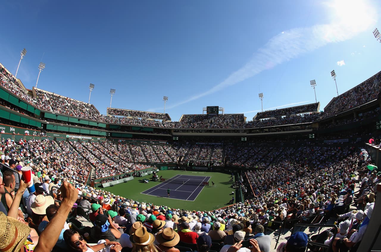 Indian Wells, en Estados Unidos, fue el gran escenario que vio al inagotable Federer desplegar todo su talento, dejando en el camino a su gran rival y amigo, el español Rafael Nadal, entre otras figuras que no pudieron con él.