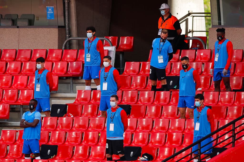 Las medidas sanitarias se cumplieron durante el desarrollo del encuentro. Las más destacadas: distancia social, cubrebocas, sanitizantes y registro de la temperatura corporal.