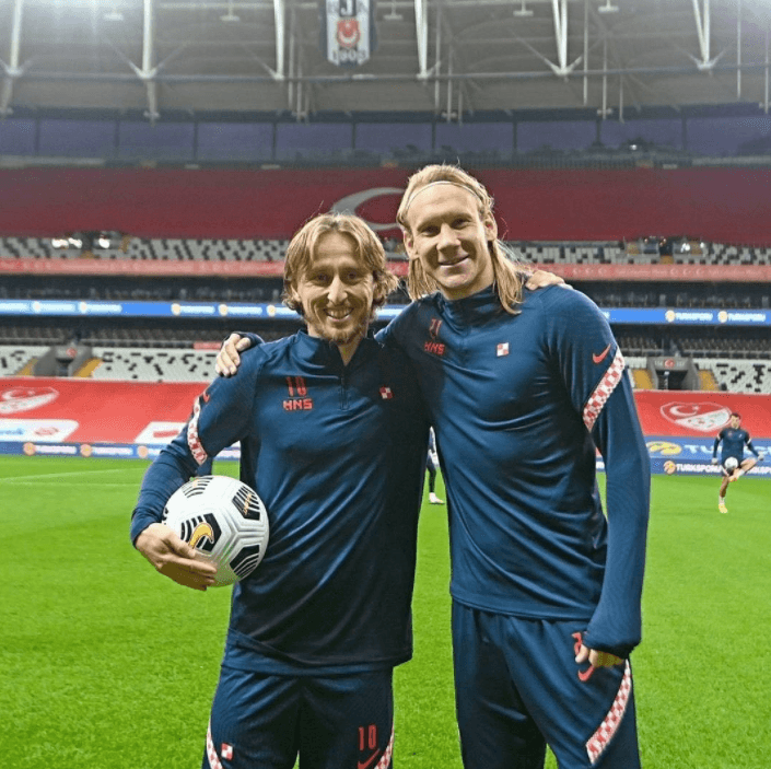 Seleccionado de Croacia juega ante Turquía con COVID-19