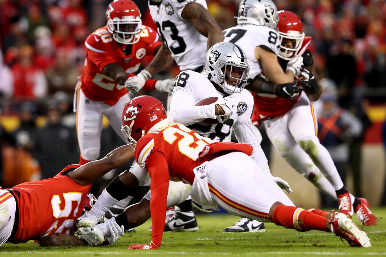 Con unos Chiefs intratables, Oakland sucumbió en Arrowhead tras ser vapuleado por uno de los candidatos de la AFC.