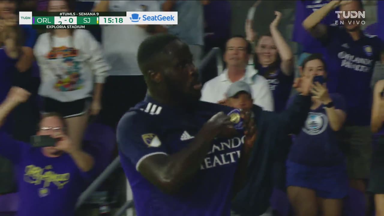 ¿Su gol más fácil? Benji Michel marca el 2-0 ante una defensa desastrosa