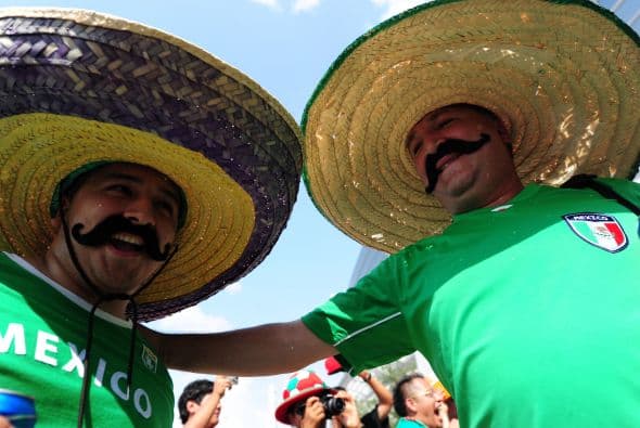 Pero si seguimos con 'clichés', otro que siempre está presente es el del gordito bonachón con bigotazo y sombrero. ¿De qué país serán?