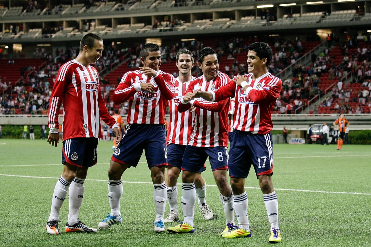 El torneo de Chivas de Guadalajara en el Apertura del 2011 fue bueno e incluso clasificó como líder, pero en la primera serie de la Liguilla se vio sorprendido por Querétaro que lo eliminó. Tigres fue el campeón.