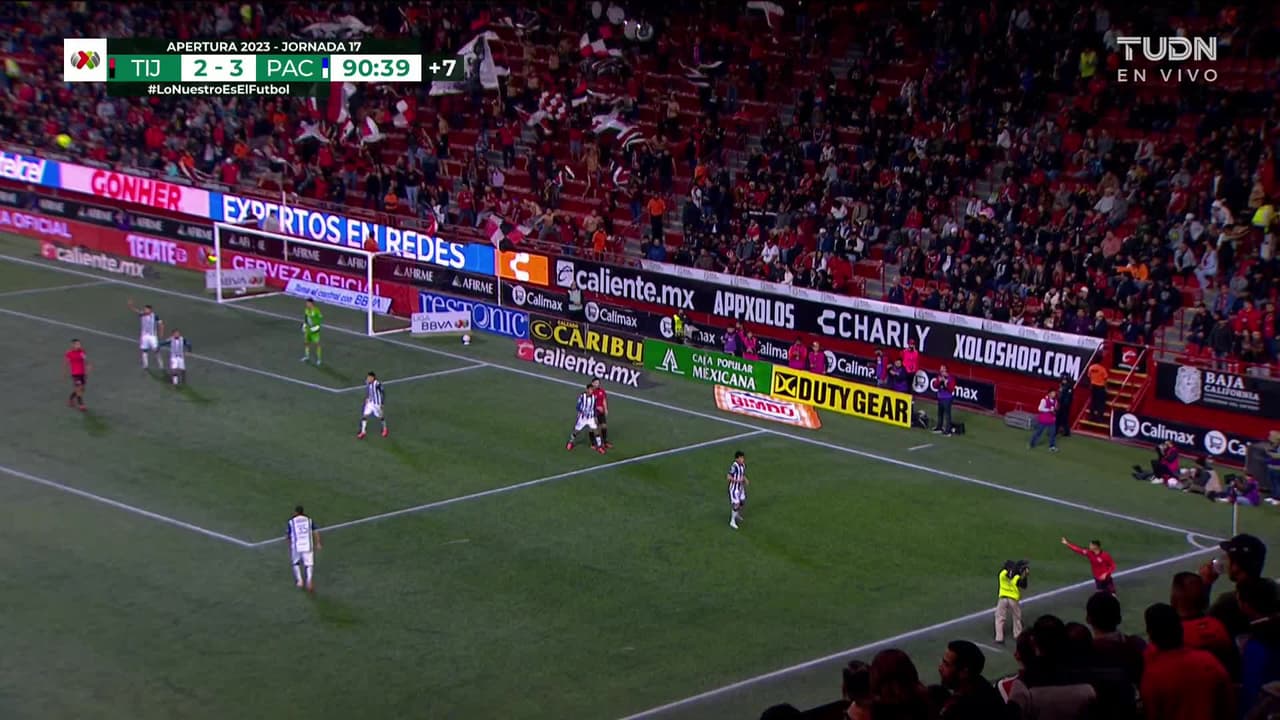 ¡TIRO ATAJADO! disparo por Illian Hernández.