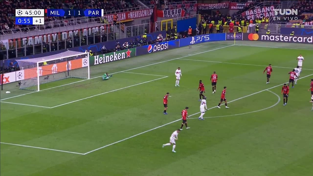 ¡TIRO ATAJADO! disparo por Vitinha.