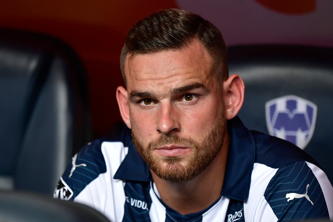 MONTERREY, MEXICO - AUGUST 17: Vincent Janssen, #9 of Monterrey, is seen on the bench prior the 5th round match between Monterrey and Toluca as part of the Torneo Apertura 2019 Liga MX at BBVA Stadium on August 17, 2019 in Monterrey, Mexico. (Photo by Azael Rodriguez/Getty Images)
