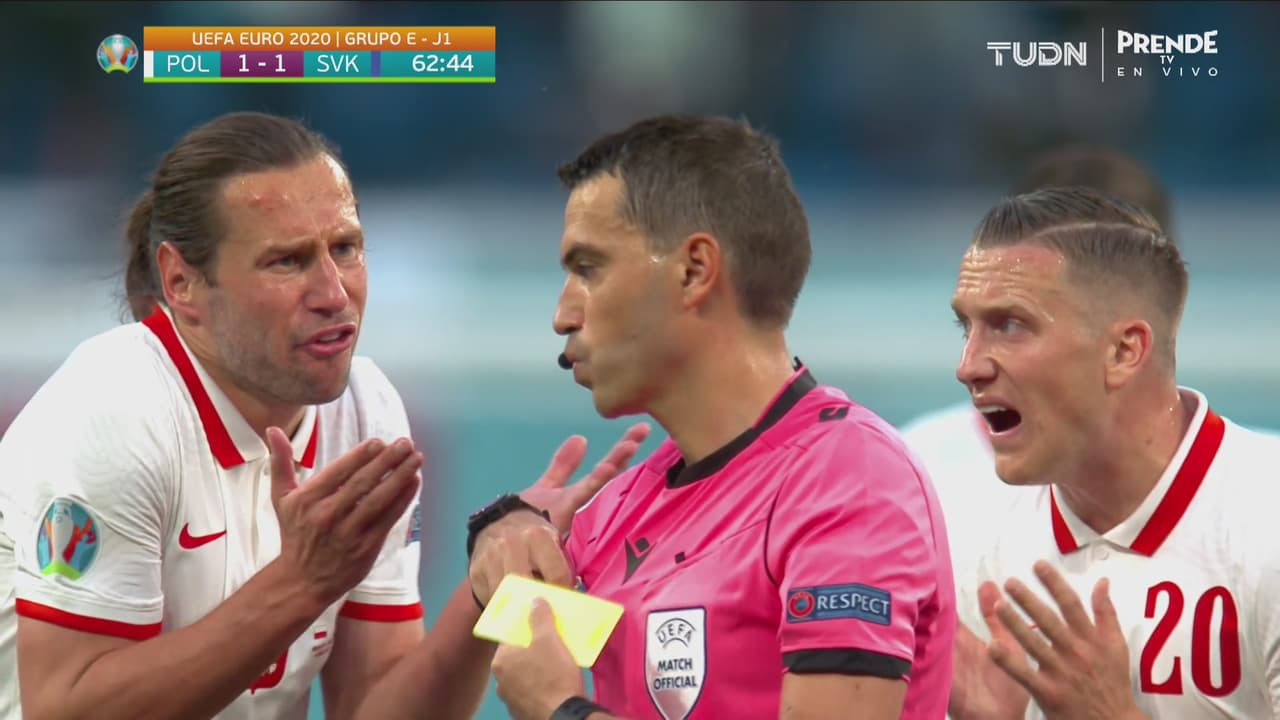 ¿Por qué lo hizo? Krychowiak comete una falta y se va expulsado