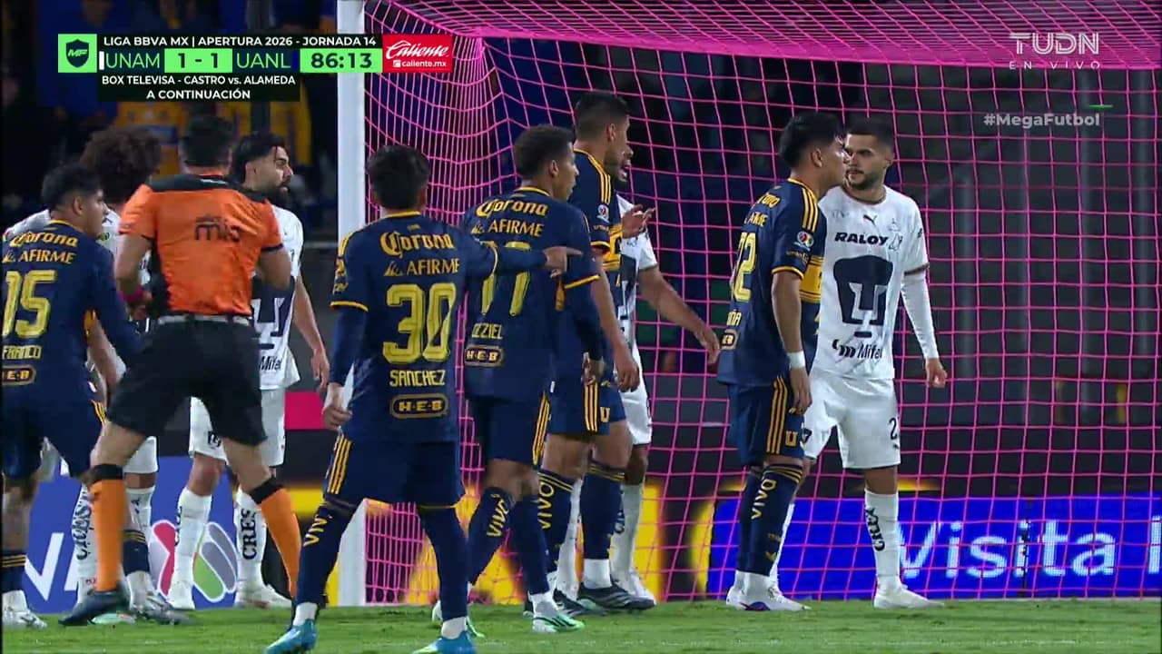 ¡TIRO ATAJADO! disparo por Ozziel Herrera.