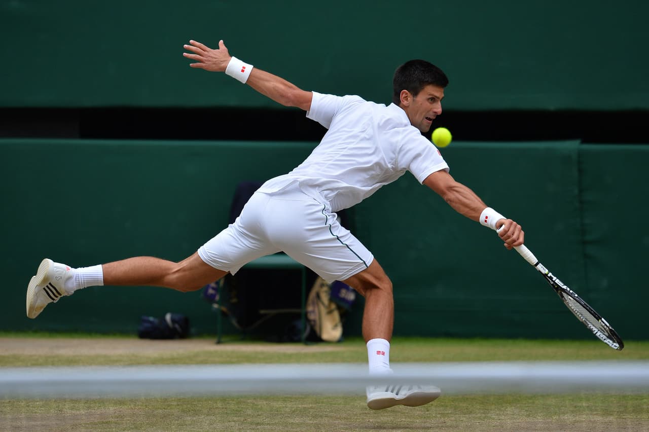 Ante este rejuvenecido Federer, que venía de apear en semifinales al ídolo local, el británico Andy Murray, sin excesivos problemas, estaba el vigente campeón del torneo y número uno del mundo, un Novak Djokovic que había ganado dos de las últimas tres finales de Grand Slam que había disputado.