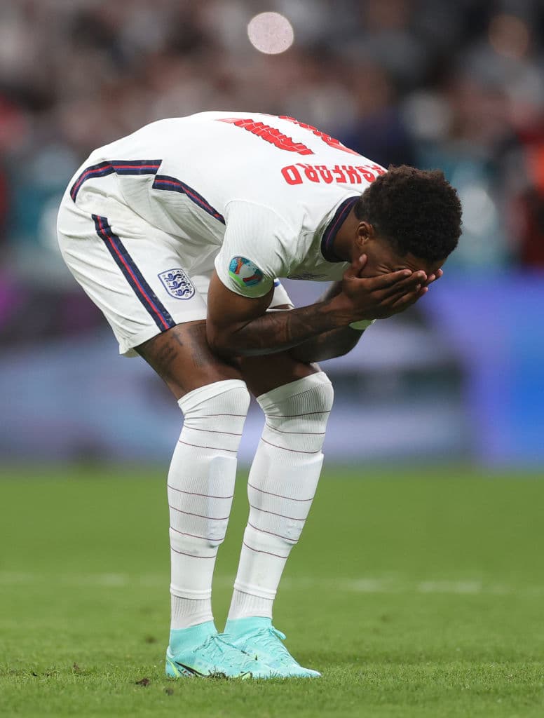 El mural en honor Marcus Rashford fue vandalizado con grafitis tras la derrota de Inglaterra ante Italia en la final de la Euro 2020.