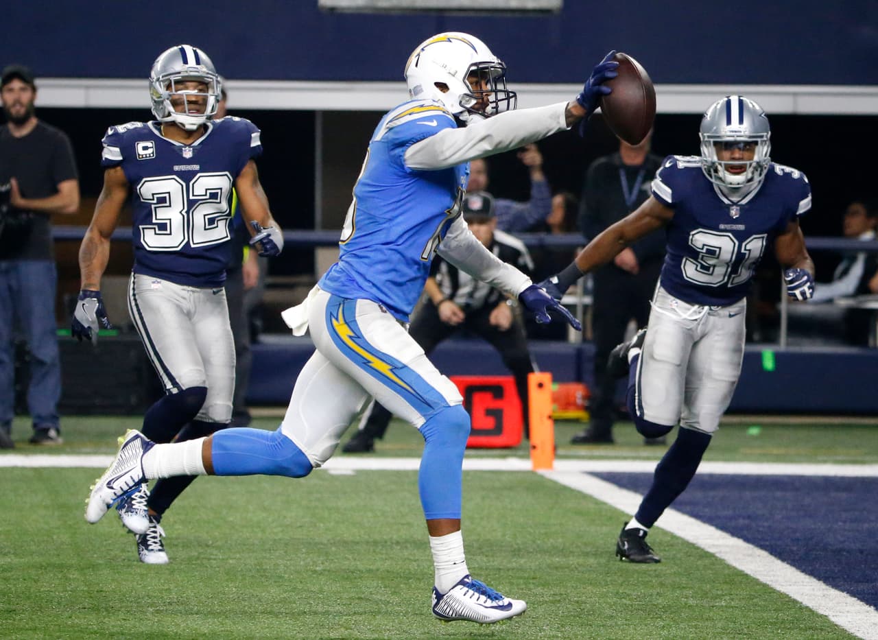 Chargers luce en Thanksgiving humillando a unos Cowboys en plena debacle 