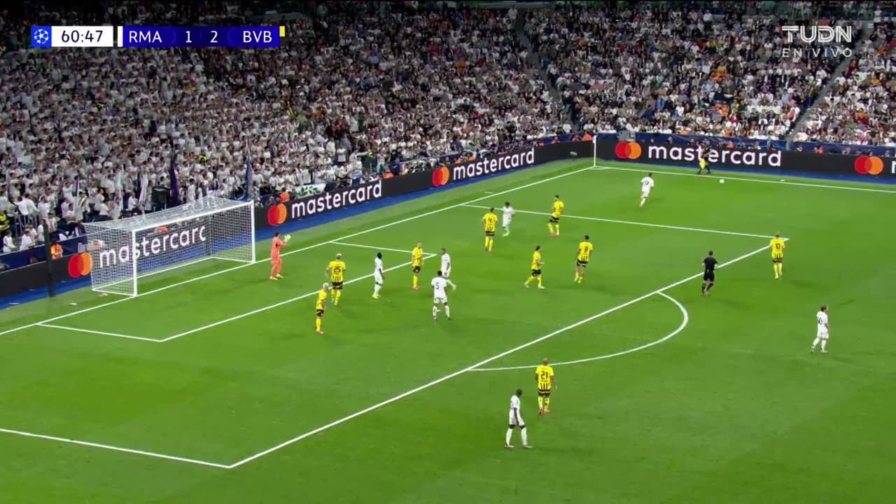 ¡GOL!  anota para Real Madrid. Vinícius Júnior