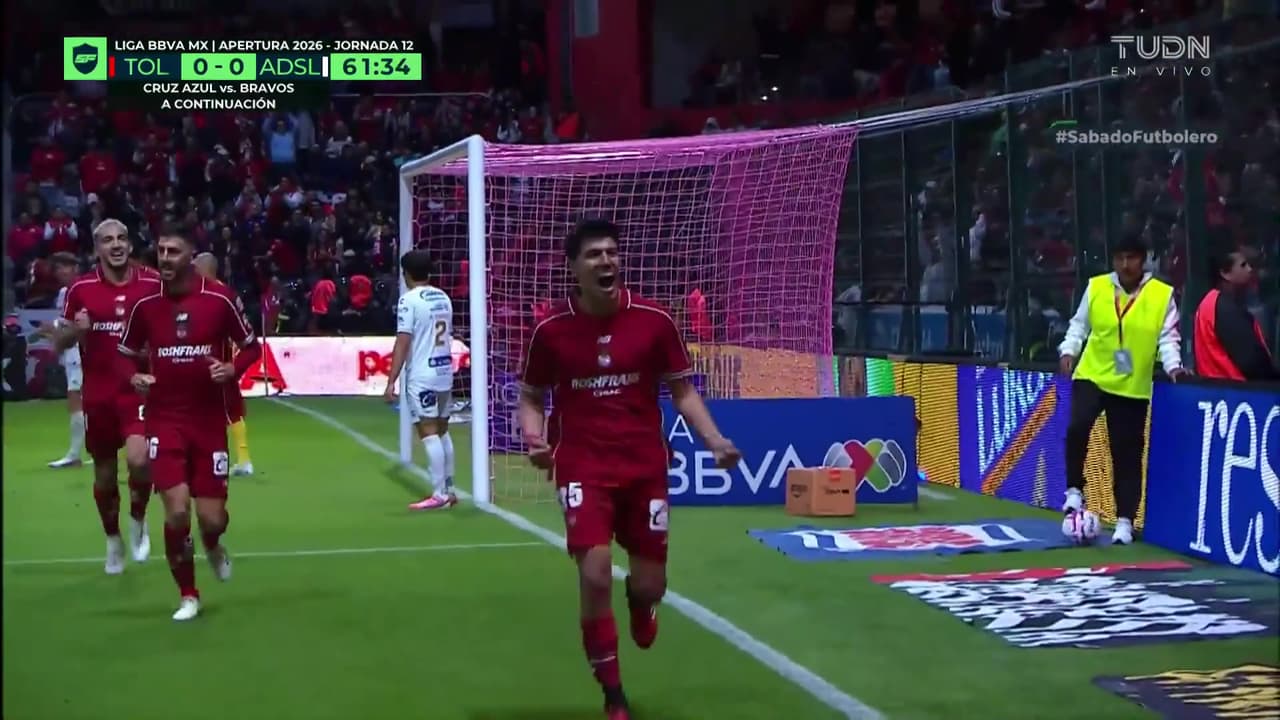 ¡Cabezazo letal! Se abre el marcador en el infierno y es gol de Erick Gutiérrez