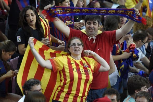 Los jugadores Blaugranas recorrieron las calles de Barcelona y después llegaron al Camp Nou para celebrar su quinta Champions League