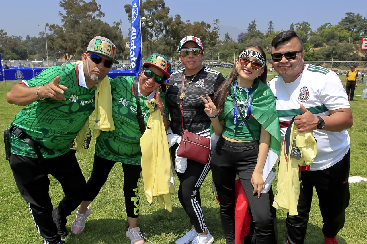 Los fanáticos mexicanos en gran número se preparan para el primer juego del Tri en la Copa Oro 2019 contra Cuba en el Rose Bowl.