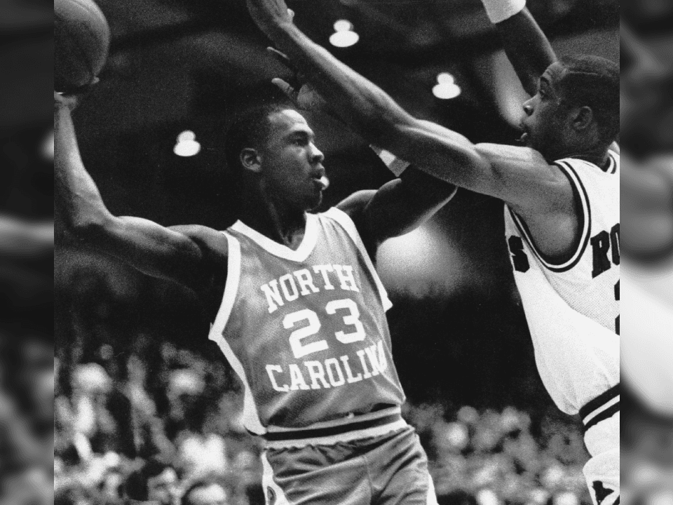 Jordan fue elegido en el draft como el número tres. Desde Carolina del Norte hasta Chicago y llegó para quedarse, pues su dedicación y trabajo en equipo lo diferenció del resto.