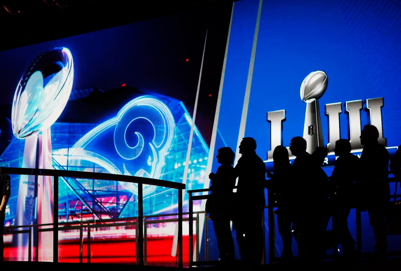 El terreno de juego del Merceses-Benz Stadium el próximo domingo será el 'campo de batalla' de Patriots y Rams a la conquista del Super Bowl LIII. Pero no será el único 'frente de batalla'.