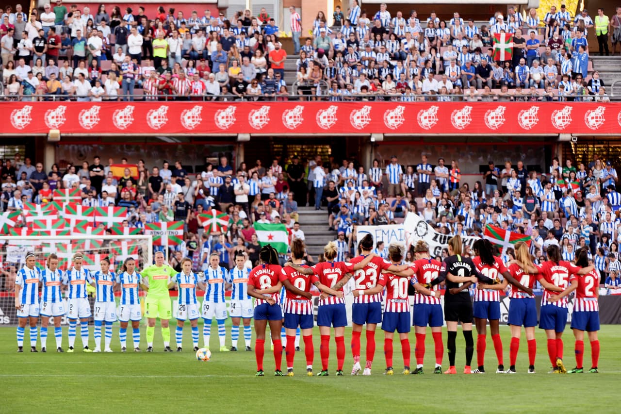 En el estadio Nuevo Los Cármenes de Granada se disputó la Final de la Copa de la Reina, donde hubo un minuto de silencio en memoria del exvicepresidente español Alfredo Pérez Rubalcaba, fallecido el viernes.