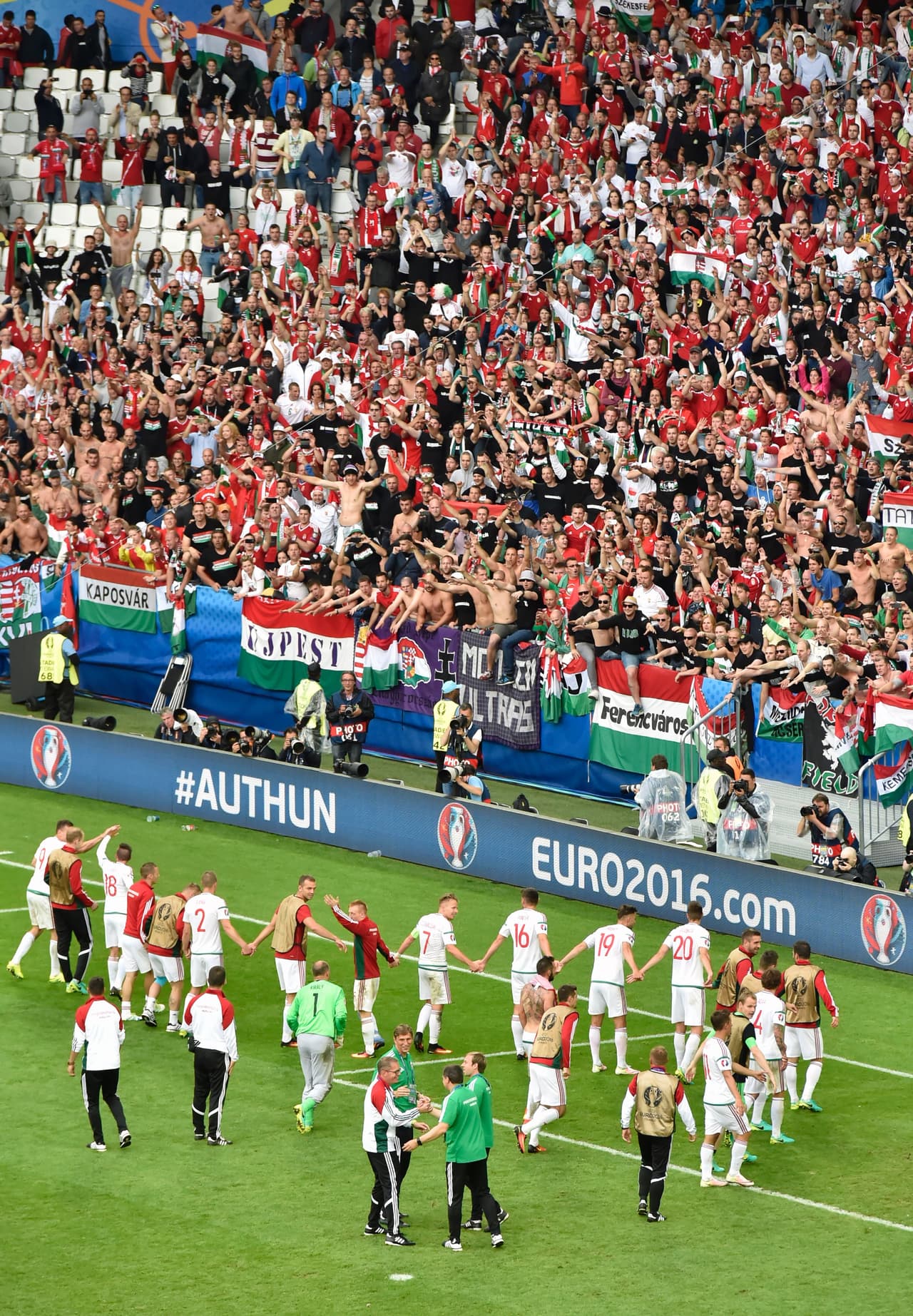 Ambos se entregaron en el campo.