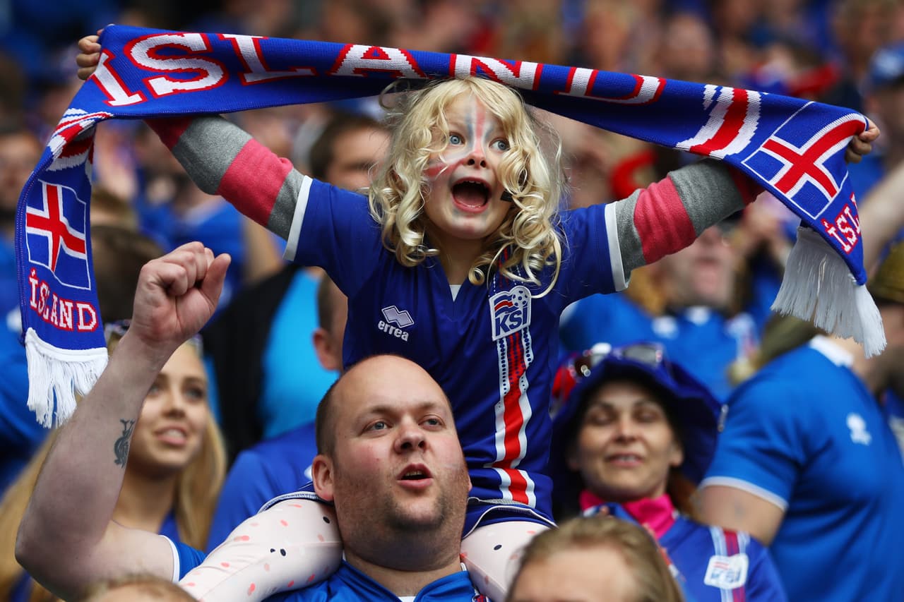 Los pequeños también disfrutan de la Eurocopa.