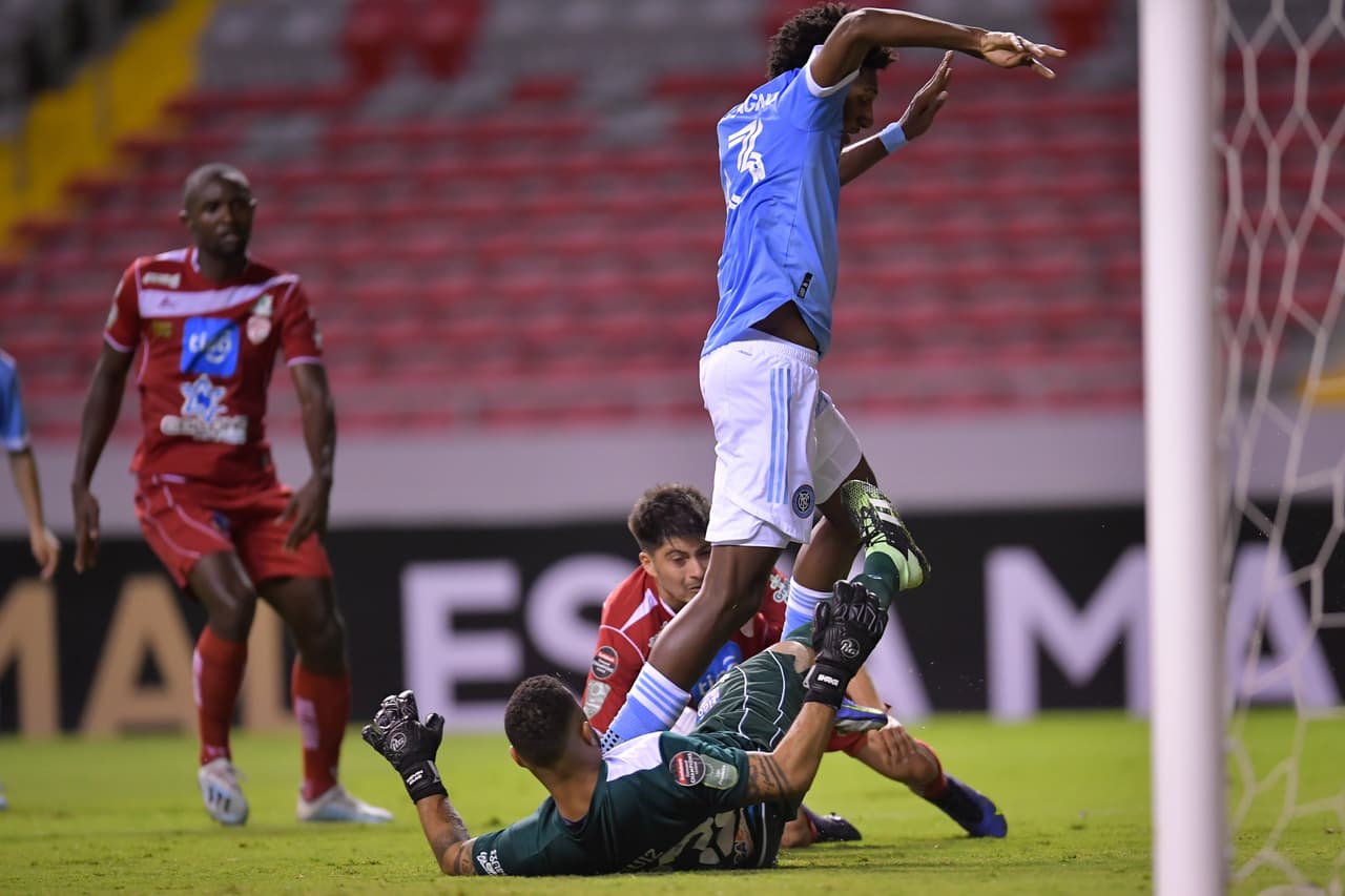 El héroe de la noche se llama Valentin Castellanos ya que con su asombroso doblete el New York FC logró vencer 0-2 a los Santos Guapiles en Costa Rica.